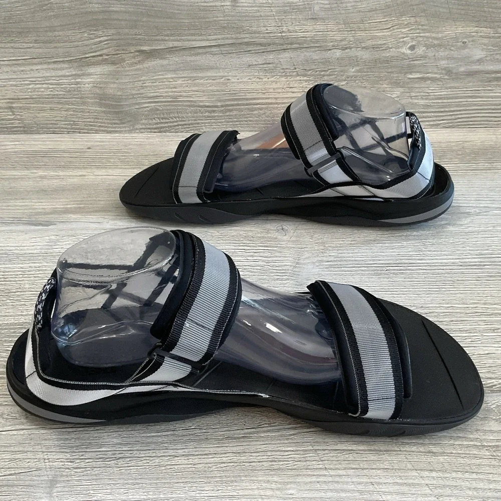 The North Face Mens Skeena Sport Black/Grey Outdoor Sports Sandals Size 13 NEW